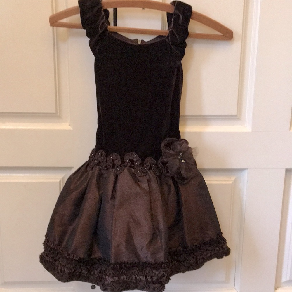 4T Isabella and Chloe brown velvet and taffeta dress